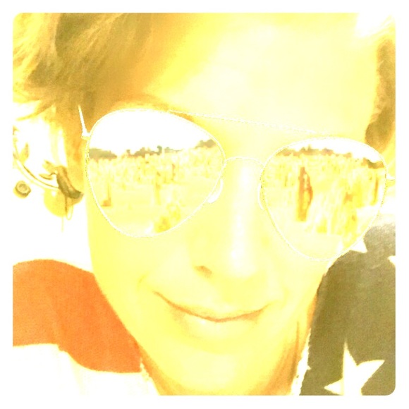 Meet your Posher, Rebekah - Picture 1 of 1